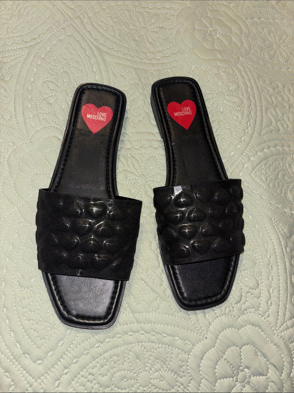 Love Moschino Black Quilted Heart-Accent Slide Sandals
Damaged see pic # 6